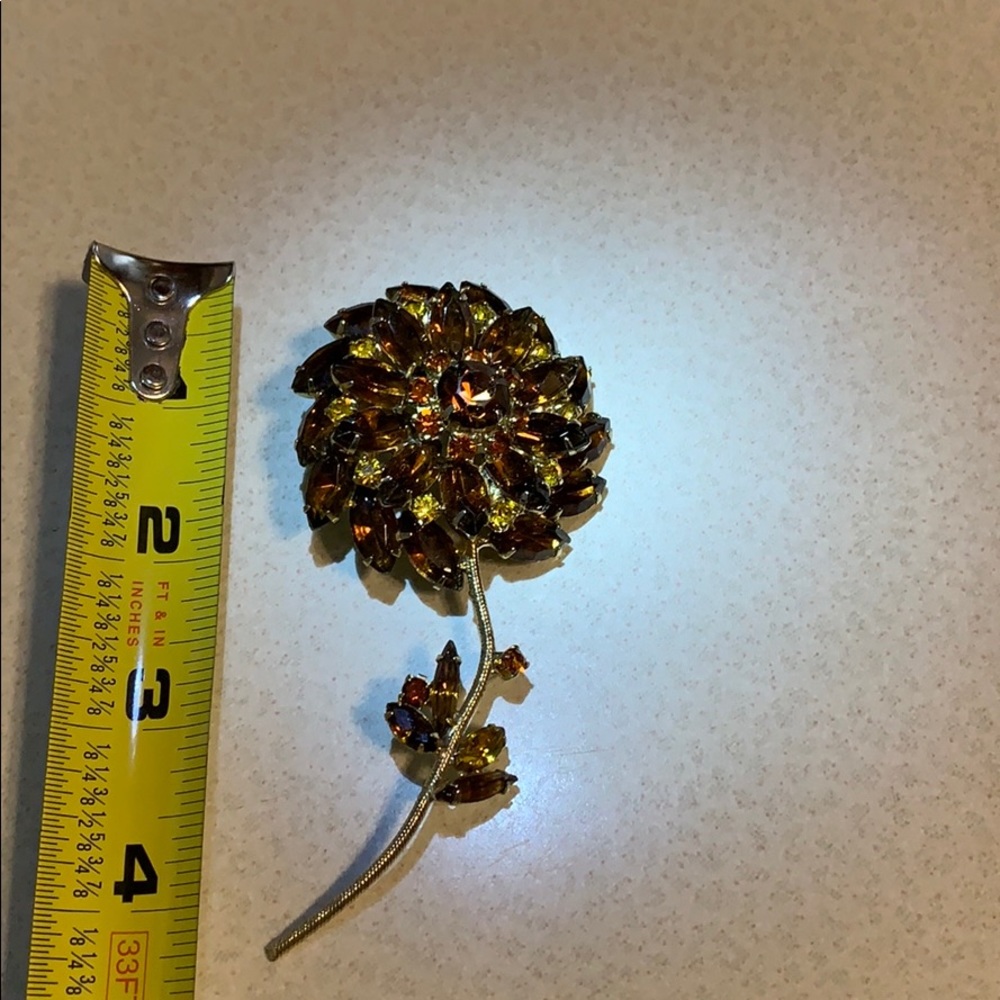 Vintage rhinestone broach - Picture 3 of 3